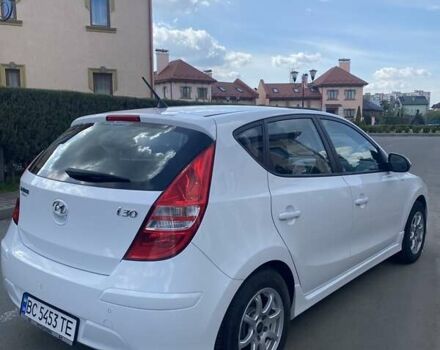 Белый Хендай i30, объемом двигателя 1.6 л и пробегом 191 тыс. км за 6800 $, фото 12 на Automoto.ua