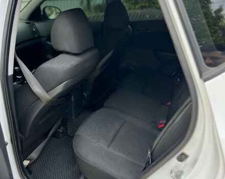 Белый Хендай i30, объемом двигателя 1.58 л и пробегом 258 тыс. км за 6200 $, фото 6 на Automoto.ua