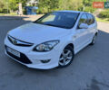 Белый Хендай i30, объемом двигателя 1.58 л и пробегом 263 тыс. км за 6500 $, фото 1 на Automoto.ua