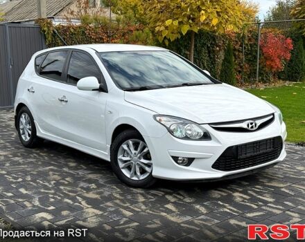 Белый Хендай i30, объемом двигателя 1.6 л и пробегом 164 тыс. км за 7500 $, фото 6 на Automoto.ua