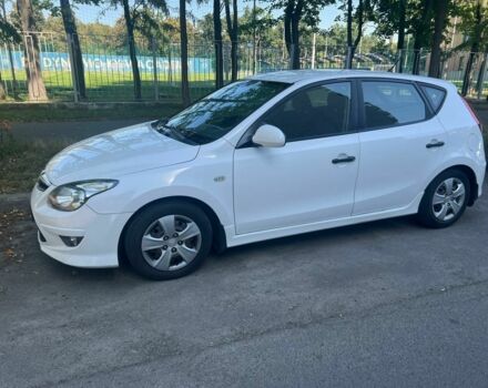 Белый Хендай i30, объемом двигателя 1.4 л и пробегом 120 тыс. км за 6200 $, фото 1 на Automoto.ua