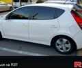 Белый Хендай i30, объемом двигателя 1.6 л и пробегом 280 тыс. км за 5500 $, фото 3 на Automoto.ua
