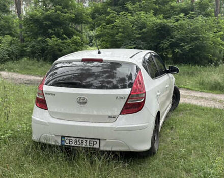 Белый Хендай i30, объемом двигателя 1.58 л и пробегом 269 тыс. км за 5800 $, фото 2 на Automoto.ua