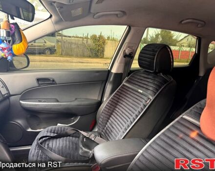Хендай i30 2011 в Киеве на Automoto.ua Белый Хендай i30, объемом двигателя 1.4 л и пробегом 0 тыс. км за 3000 $, фото 3 на Automoto.ua