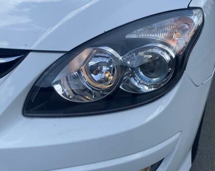 Белый Хендай i30, объемом двигателя 1.6 л и пробегом 191 тыс. км за 6800 $, фото 16 на Automoto.ua
