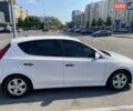 Белый Хендай i30, объемом двигателя 1.4 л и пробегом 225 тыс. км за 5599 $, фото 2 на Automoto.ua