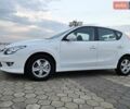 Белый Хендай i30, объемом двигателя 1.6 л и пробегом 221 тыс. км за 6300 $, фото 2 на Automoto.ua
