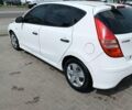 Белый Хендай i30, объемом двигателя 1.6 л и пробегом 200 тыс. км за 6500 $, фото 1 на Automoto.ua