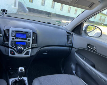 Белый Хендай i30, объемом двигателя 1.58 л и пробегом 263 тыс. км за 6500 $, фото 12 на Automoto.ua