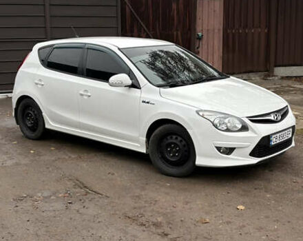 Белый Хендай i30, объемом двигателя 1.58 л и пробегом 269 тыс. км за 5800 $, фото 3 на Automoto.ua
