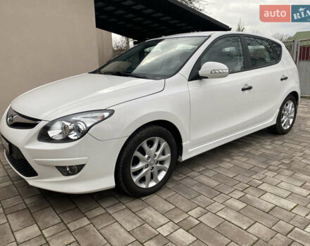 Белый Хендай i30, объемом двигателя 1.6 л и пробегом 135 тыс. км за 7190 $, фото 1 на Automoto.ua