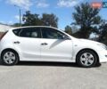 Белый Хендай i30, объемом двигателя 1.4 л и пробегом 248 тыс. км за 7000 $, фото 7 на Automoto.ua
