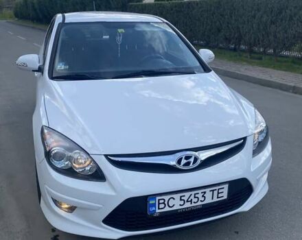 Белый Хендай i30, объемом двигателя 1.6 л и пробегом 191 тыс. км за 6800 $, фото 4 на Automoto.ua