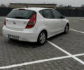 Белый Хендай i30, объемом двигателя 1.58 л и пробегом 261 тыс. км за 4900 $, фото 4 на Automoto.ua