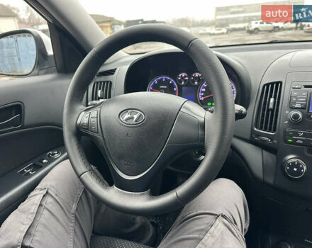 Белый Хендай i30, объемом двигателя 1.58 л и пробегом 180 тыс. км за 7300 $, фото 29 на Automoto.ua