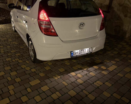 Белый Хендай i30, объемом двигателя 1.58 л и пробегом 147 тыс. км за 8700 $, фото 4 на Automoto.ua