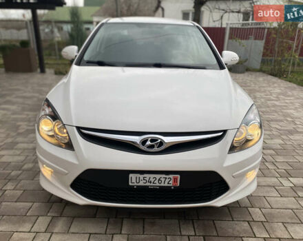 Белый Хендай i30, объемом двигателя 1.6 л и пробегом 135 тыс. км за 7190 $, фото 2 на Automoto.ua