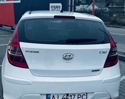 Белый Хендай i30, объемом двигателя 1.6 л и пробегом 236 тыс. км за 7300 $, фото 2 на Automoto.ua