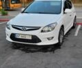 Белый Хендай i30, объемом двигателя 1.6 л и пробегом 208 тыс. км за 7000 $, фото 1 на Automoto.ua