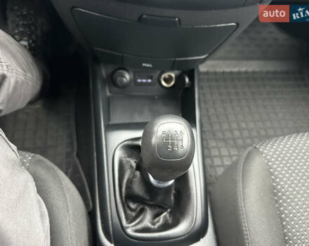 Белый Хендай i30, объемом двигателя 1.58 л и пробегом 180 тыс. км за 7300 $, фото 27 на Automoto.ua