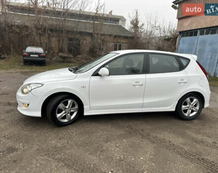 Белый Хендай i30, объемом двигателя 1.58 л и пробегом 180 тыс. км за 7300 $, фото 17 на Automoto.ua