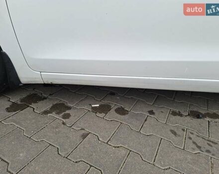 Белый Хендай i30, объемом двигателя 1.58 л и пробегом 255 тыс. км за 7500 $, фото 3 на Automoto.ua