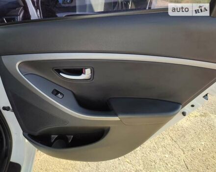 Белый Хендай i30, объемом двигателя 1.6 л и пробегом 175 тыс. км за 10999 $, фото 30 на Automoto.ua