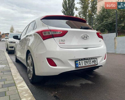 Белый Хендай i30, объемом двигателя 1.58 л и пробегом 134 тыс. км за 8800 $, фото 4 на Automoto.ua