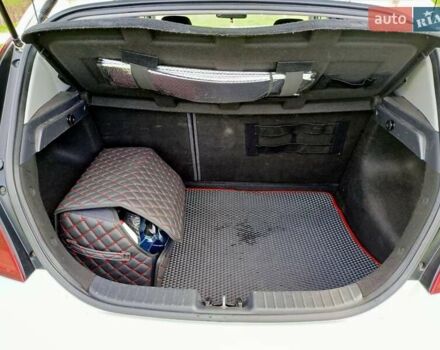 Белый Хендай i30, объемом двигателя 1.6 л и пробегом 175 тыс. км за 6300 $, фото 4 на Automoto.ua