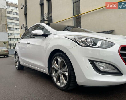Белый Хендай i30, объемом двигателя 1.58 л и пробегом 134 тыс. км за 8800 $, фото 8 на Automoto.ua