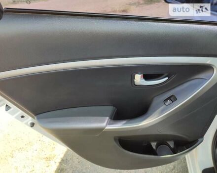 Белый Хендай i30, объемом двигателя 1.6 л и пробегом 175 тыс. км за 10999 $, фото 27 на Automoto.ua