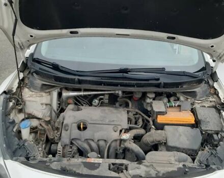 Белый Хендай i30, объемом двигателя 1.4 л и пробегом 121 тыс. км за 8500 $, фото 10 на Automoto.ua