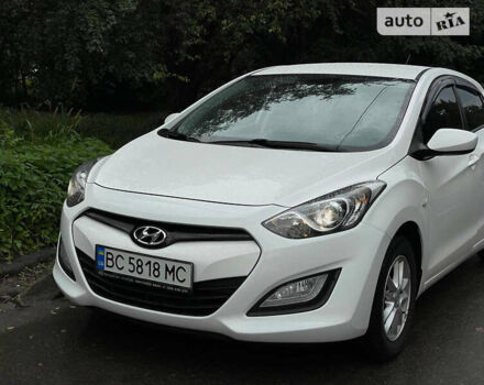 Белый Хендай i30, объемом двигателя 1.4 л и пробегом 206 тыс. км за 7300 $, фото 5 на Automoto.ua