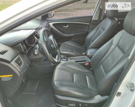 Белый Хендай i30, объемом двигателя 1.6 л и пробегом 175 тыс. км за 10999 $, фото 16 на Automoto.ua