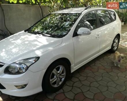 Білий Хендай i30, об'ємом двигуна 1.6 л та пробігом 200 тис. км за 7800 $, фото 2 на Automoto.ua