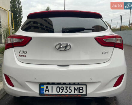 Белый Хендай i30, объемом двигателя 1.58 л и пробегом 134 тыс. км за 8800 $, фото 2 на Automoto.ua