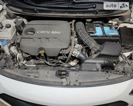 Белый Хендай i30, объемом двигателя 1.6 л и пробегом 175 тыс. км за 10999 $, фото 45 на Automoto.ua