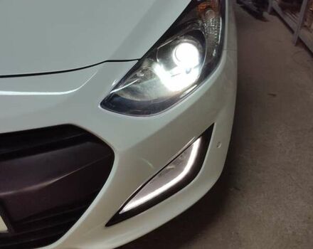 Белый Хендай i30, объемом двигателя 1.6 л и пробегом 175 тыс. км за 10999 $, фото 48 на Automoto.ua