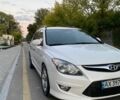 Белый Хендай i30, объемом двигателя 1.58 л и пробегом 210 тыс. км за 6100 $, фото 1 на Automoto.ua