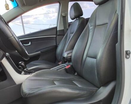 Белый Хендай i30, объемом двигателя 1.6 л и пробегом 175 тыс. км за 10999 $, фото 17 на Automoto.ua