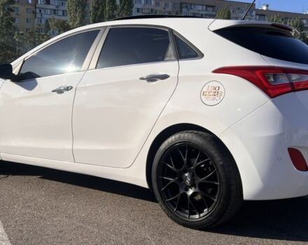 Белый Хендай i30, объемом двигателя 1.58 л и пробегом 0 тыс. км за 11200 $, фото 4 на Automoto.ua