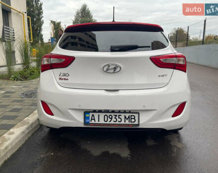 Белый Хендай i30, объемом двигателя 1.58 л и пробегом 134 тыс. км за 8800 $, фото 12 на Automoto.ua