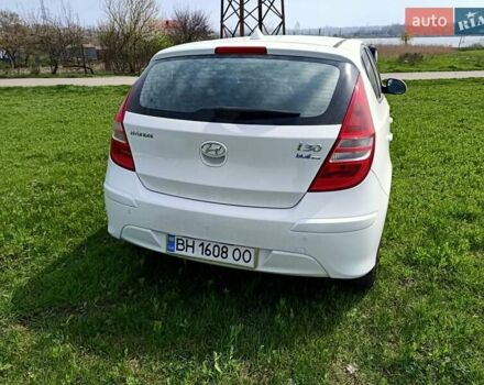 Белый Хендай i30, объемом двигателя 1.6 л и пробегом 175 тыс. км за 6300 $, фото 7 на Automoto.ua