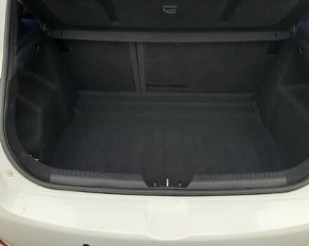 Белый Хендай i30, объемом двигателя 1.4 л и пробегом 121 тыс. км за 8500 $, фото 8 на Automoto.ua