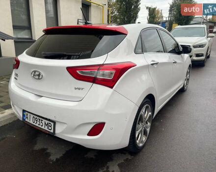 Белый Хендай i30, объемом двигателя 1.58 л и пробегом 134 тыс. км за 8800 $, фото 3 на Automoto.ua