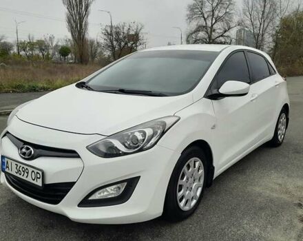Белый Хендай i30, объемом двигателя 1.4 л и пробегом 121 тыс. км за 8500 $, фото 12 на Automoto.ua