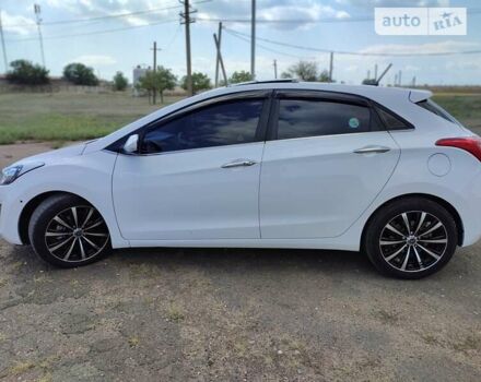 Белый Хендай i30, объемом двигателя 1.6 л и пробегом 175 тыс. км за 10999 $, фото 3 на Automoto.ua