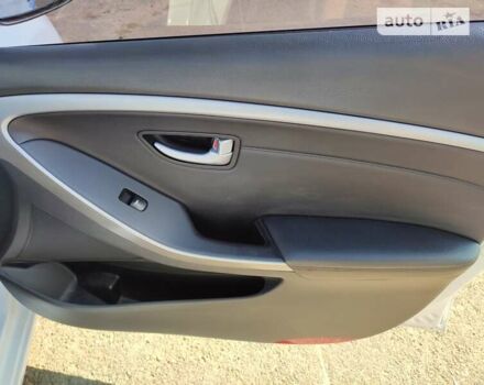 Белый Хендай i30, объемом двигателя 1.6 л и пробегом 175 тыс. км за 10999 $, фото 34 на Automoto.ua