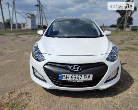 Белый Хендай i30, объемом двигателя 1.6 л и пробегом 175 тыс. км за 10999 $, фото 9 на Automoto.ua