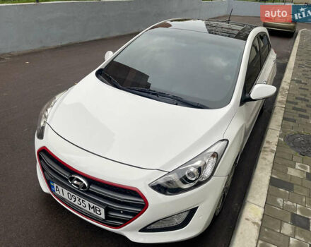Белый Хендай i30, объемом двигателя 1.58 л и пробегом 134 тыс. км за 8800 $, фото 1 на Automoto.ua